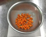 【保育園給食】さつまいもコロコロサラダ作り方4写真