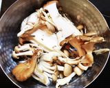 ４種たっぷりきのこの味噌汁作り方2写真