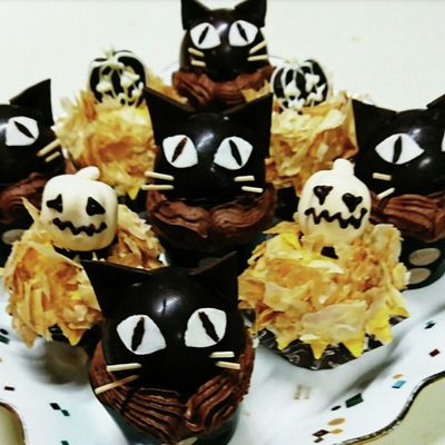 ハロウィン黒猫のチョコカップの作り方 by CupOfTea 【クックパッド