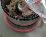 冷蔵庫の余りの肉野菜で鶏ガラ鍋スープ作り方2写真