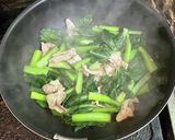 小松菜と豚バラ肉のサッと炒め・焦がし醤油作り方5写真