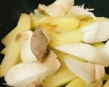 鶏肉の野菜炒め●鶏肉とジャガイモの炒め煮作り方1写真