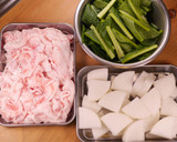厚切り大根と豚肉と小松菜のオイスター炒め作り方1写真