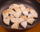 厚切り大根と豚肉と小松菜のオイスター炒め作り方4写真