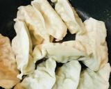 レトルト餃子●鍋焼ぎょうざ作り方1写真