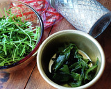 レンジで簡単！豆苗とワカメのおかか和え作り方3写真