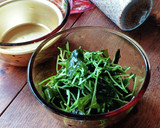 レンジで簡単！豆苗とワカメのおかか和え作り方4写真