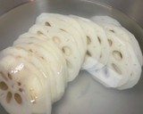 新感覚！ライムの皮入り蓮根のきんぴら作り方1写真