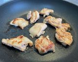 鶏もも肉とピーマンの「トマト塩麹」炒め作り方3写真