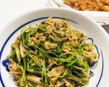 鶏皮油でえのき豆苗炒め作り方2写真