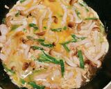 豚肉、しめじ、ニラの卵とじ丼作り方6写真
