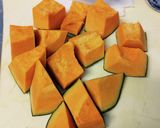 カボチャとさといものめんつゆ煮。作り方1写真