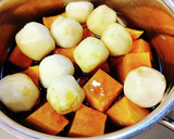 カボチャとさといものめんつゆ煮。作り方3写真