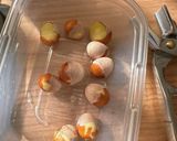 保存容器を振るだけ!旬の銀杏の薄皮剥き方作り方3写真