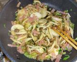 蕪とベーコンの和風ペペロンチーノ蕎麦作り方5写真