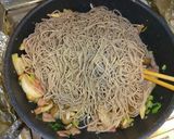 蕪とベーコンの和風ペペロンチーノ蕎麦作り方6写真