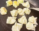 シューマイの皮で包んで焼くだけ!肉なし!作り方3写真