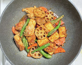 鶏もも肉と厚揚げとレンコンの中華炒め作り方7写真