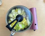白菜とひき肉のミルクスープ作り方2写真