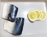 サバのオリーブオイル焼き～レモン添え～作り方1写真