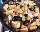 鶏と厚揚げのニンニク味噌炒め作り方1写真
