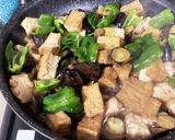 鶏と厚揚げのニンニク味噌炒め作り方2写真