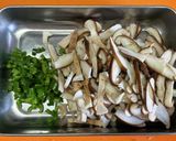 辛い！青唐辛子と生椎茸の肉そぼろ♫作り方2写真