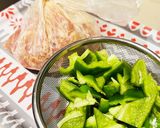 弁当用★豚肉ピーマン舞茸のピリ辛味噌炒め作り方1写真