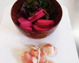 紅くるりだいこんと鶏肉の味噌汁作り方1写真