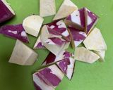 味噌汁 ごろごろさつま芋と玉ねぎ作り方1写真