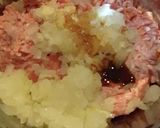 ミンチと玉ねぎのライスペーパー餃子作り方1写真