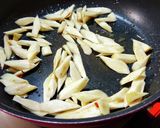 豚ゴボウ甜麺醤炒め。作り方3写真