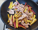 豚こまとさつまいもの甘辛照り焼き作り方3写真
