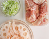 やみつき♡鶏肉とれんこんのねぎ塩だれ炒め作り方1写真