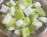 冬瓜と豚バラのとろとろ醤油麹おかずスープ作り方3写真
