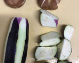 ゆうげの味噌汁/揚げ茄子と椎茸作り方1写真