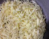 とろけるチーズの中華麺カリカリ挟み焼き作り方2写真