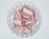 《レンジで簡単》厚切りジューシー豚バラ作り方1写真