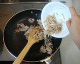 豚ゴボウと水菜のｼｬｷｼｬｷ和風パスタ☆作り方5写真