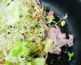 市販サラダ活用●豚こまぎれ肉のサッと炒め作り方1写真
