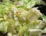 ☆キャベツとしらすのペペロン炒め☆作り方3写真