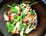 ほうれん草と豚バラの具だくさん味噌汁作り方5写真