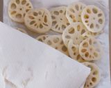 簡単おつまみ☆れんこん唐揚げ海苔塩味。作り方2写真