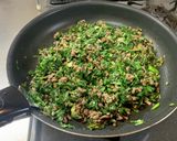 身近な食品で　カブの葉と豚ひき肉のおやき作り方5写真