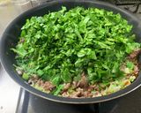 身近な食品で　カブの葉と豚ひき肉のおやき作り方4写真