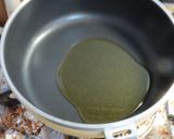 三枚肉と玉ねぎとモヤシの炒めキムチうどん作り方1写真