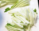 白菜の芯と鶏のささみのサラダ作り方1写真