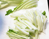 白菜の芯と鶏のささみのサラダ作り方1写真