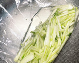 白菜の芯と鶏のささみのサラダ作り方2写真