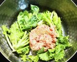 プチヴェールとツナ缶のかんたん味噌汁作り方2写真
